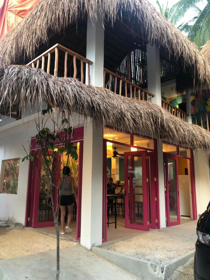 Way Shack Hostel Oslob Esterno foto