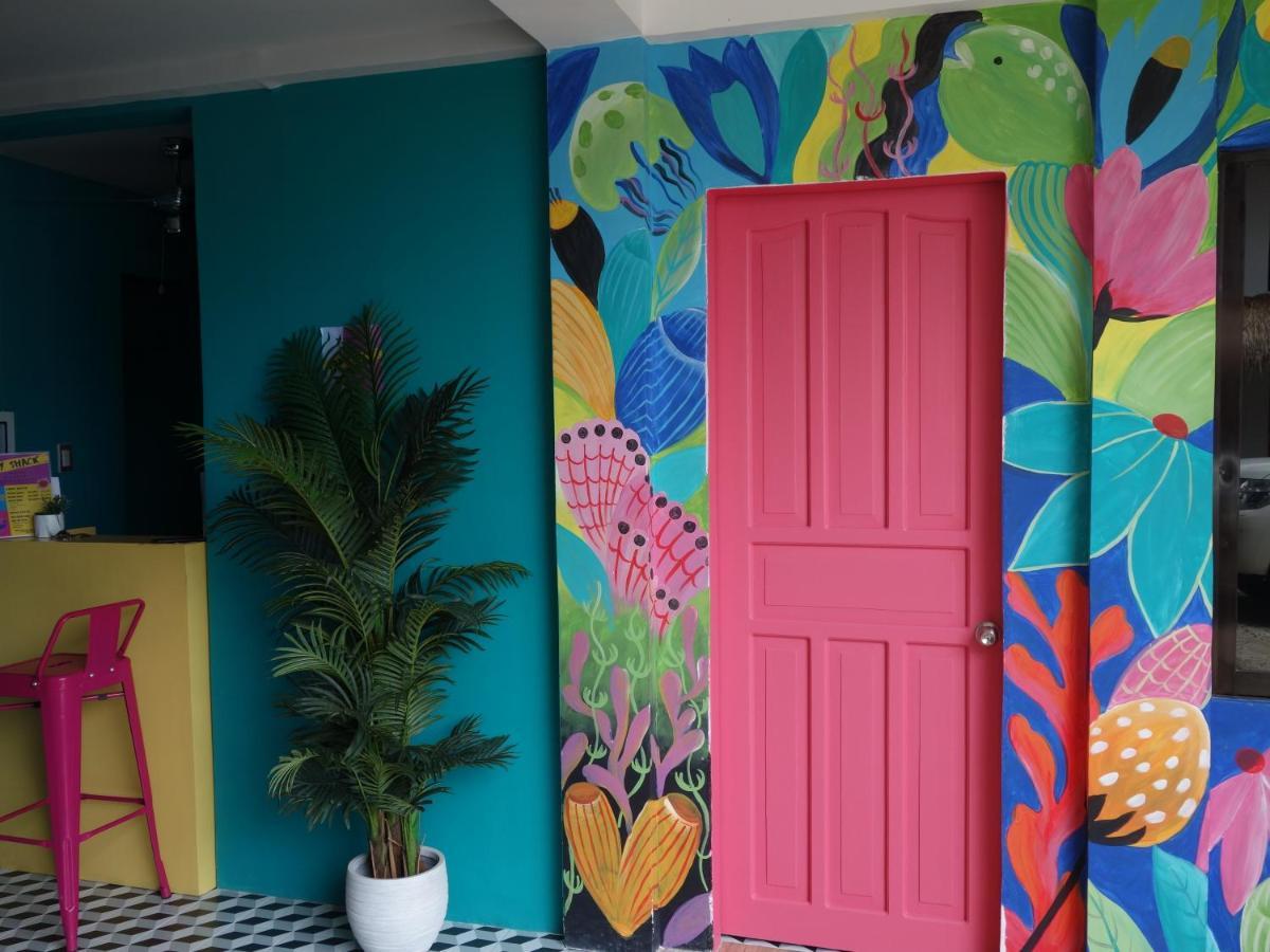 Way Shack Hostel Oslob Esterno foto